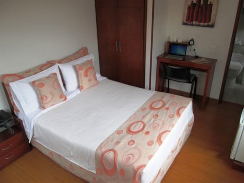 Ayenda 1068 Plaza 36 Hotell Bogotá Exteriör bild